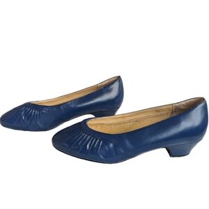 Step Up Comfort Blue genuine leather casual & comfortable 1.5 heels/loafers.EUC